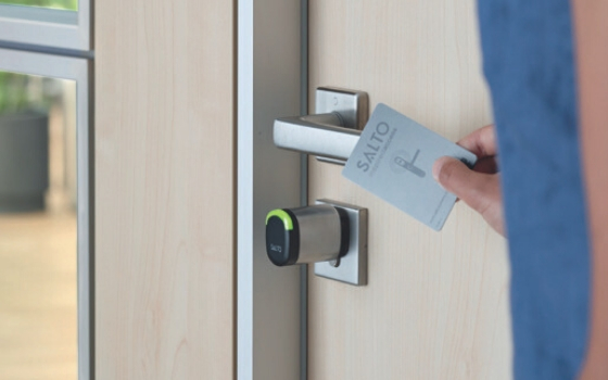 Elektro-mechanische<br />access control