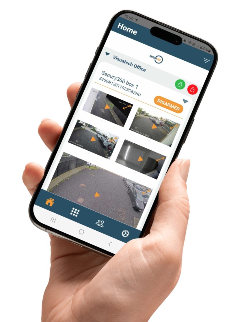 AI-camerabewaking 3 Smartphone met melding van een AI-camera die een persoon detecteert bij de woning