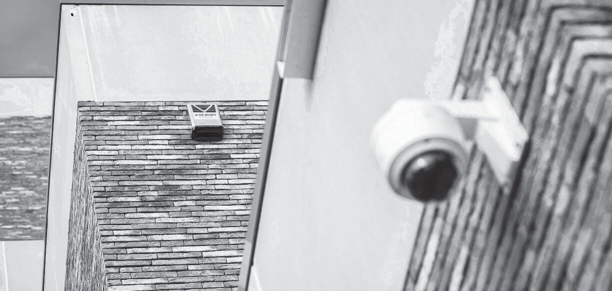 AI-camerabewaking 1 Beveiligingscamera aan de gevel van een woning